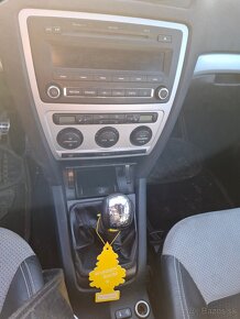 Škoda Octavia Combi 2.0 TDI RS - 10