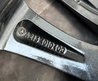 Zimní orig sada Mercedes Třídy E213 2 rozměr top pneu - 10