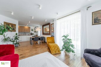 Na predaj-kompletne zrekonštruovaný rodinný dom s dvojgarážo - 10