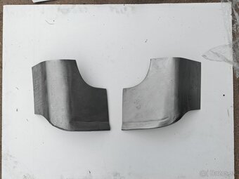 Přechody mezi prahem a blatníkem Tatra 603 - 10