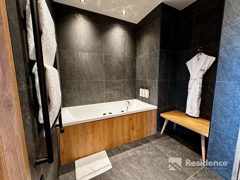 Horský luxus - 2-izbový apartmán v hoteli Swissotel Damian J - 10