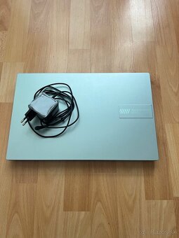ASUS Vivobook Go 15 - 10