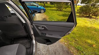 Predám Toyota Auris 1.6 CVT + LPG (Automat) - 10