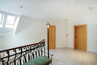 Veľký dom pre podnikanie a bývanie v kvalitnej stavbe – BAZÉ - 10