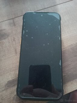 Odolný telefon - 10