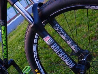 Yt industries dirt love - 10