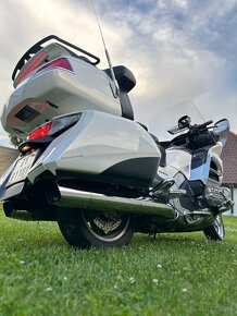 Honda Goldwing GL1800 - 10