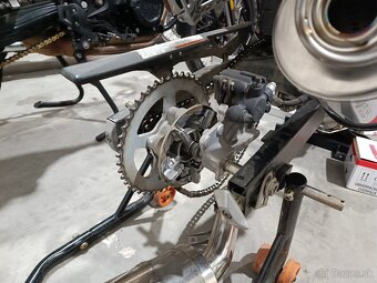 SUZUKI GSX 650 F - 10