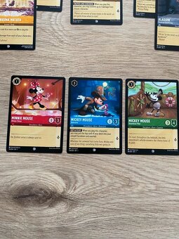 Disney Lorcana kartičky 60 ks + Pokémon podložka - 10