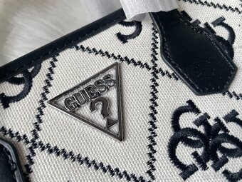 Guess Silvana kabelka - 10