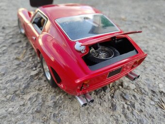 Predám Ferrari 250 GTO 1962, 1:18 Mattel Hot Wheels. - 10