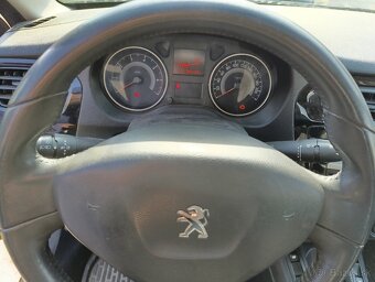 Predám Peugeot 301 - 10