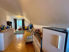 Rezervovaný - Predaj 5 izbového rodinného domu - 10
