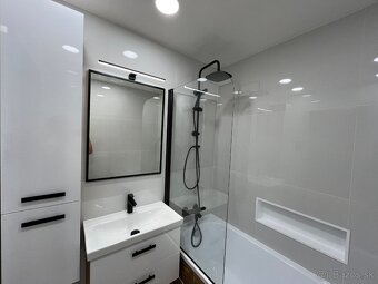 KOMPLETNÁ REKONŠTRUKCIA, MODERNÝ 3 IZBOVÝ BYT S LOGGIOU - 10