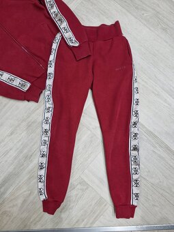 Guess cierna a tmavo cervena zlata teplakova suprava - 10