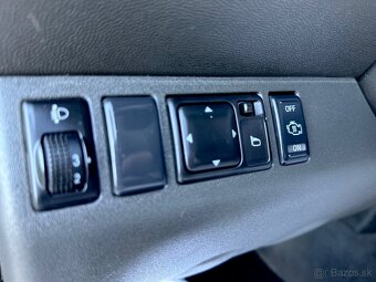 NISSAN NAVARA 2.5 dCi - 10
