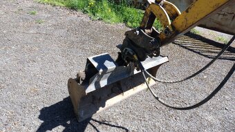 Komatsu - 10