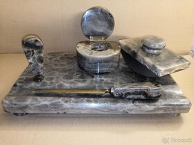 Staré veci z pôdy-staré figúrky, kordy, kalamar, šachovnice - 10