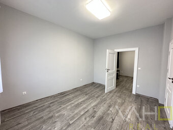 NA PRENÁJOM 5 kancelárskych miestností 200 m² + 24 m² terasa - 10
