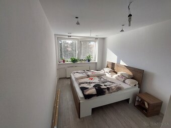 3 izbový kompletne zrekonštruovaný byt Valaská - 10