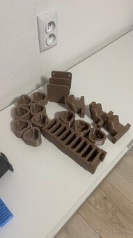 Držiaky AKU náradia/baterií - 10