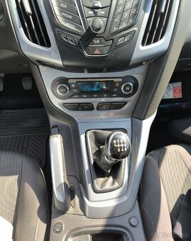 Ford Focus 1.6TDCI 85KW TITANIUM - 10
