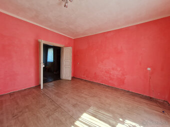 Malé Straciny - rodinný dom - 10