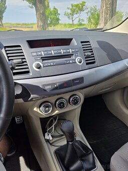 Mitsubishi Lancer 1.6 MIVEC Invite - 10