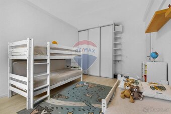 PREDAJ : 3 izb. byt 80 m2, kompletná rekonštrukcia, Kraskova - 10
