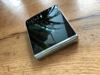 Samsung Galaxy Flip 5 - 10