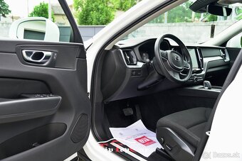 ⏩ Volvo XC60 2.0 B4 mHEV Momentum AWD A/T - 10