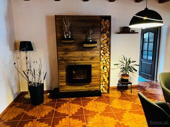 Krásny priestranný rodinný dom s výmerou 1 100 m2 PO, Svinia - 10