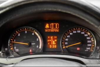 Toyota Avensis 2010 M6 - 10