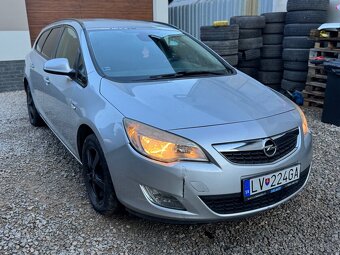 Opel Astra Caravan 1.7cdti 2012 PLNE POJAZDNÉ - 10