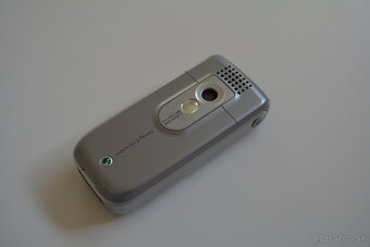 Sony Ericsson K300i s krabičkou IMEI sedí Zberatelský kus - 10