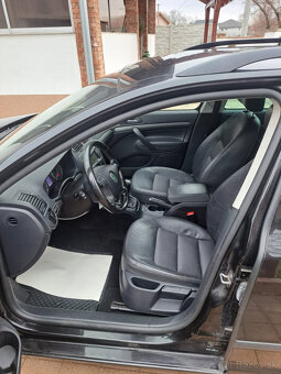 Škoda Octavia Combi 2.0 TDI Elegance - 10