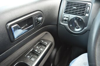 VOLKSWAGEN GOLF IV 1,9SDI 50kW klíma 211885km - 10