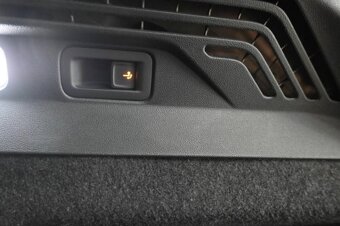 Volkswagen ID.4 77kWh 1ST PRO PERFORMANCE /LED/ ŤAŽNÉ/KOŽA - 10