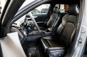 Audi RS4 Avant - 10