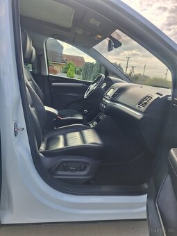 Volkswagen Sharan 2.0 TDI 4x4. 7miest - 10