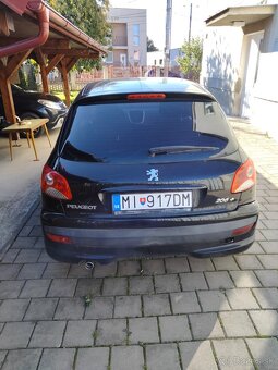 Predám Peugeot 206+  Benzín 1.4  rv.2011 - 10