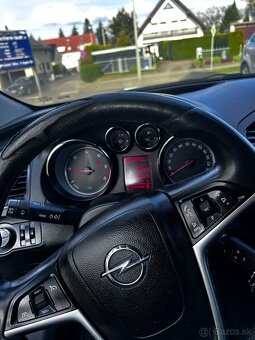 Opel Insignia 2.0 CRDI - 10