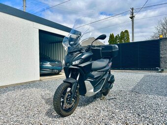 Aprilia SR gt 125 v záruke - 10