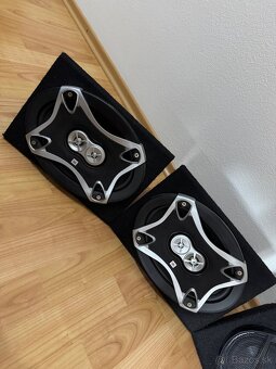 Subwoofer JBL do auta - 10