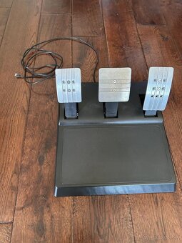 Thrustmaster T300 RS GT Edition - 10