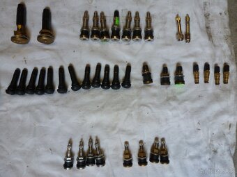 Tatra, Škoda Felícia a 1203, Avia, Kolesový traktor, Lada - 10