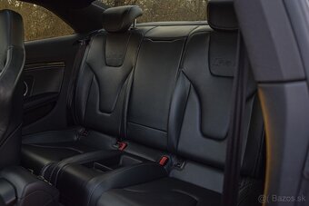 Audi RS5 V8 quattro - 10