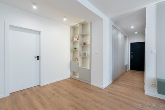 Nová Dubnica – Dizajnový 3-izbový byt s balkónom po kompletn - 10