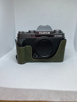 Fujifilm X-T200 - 10