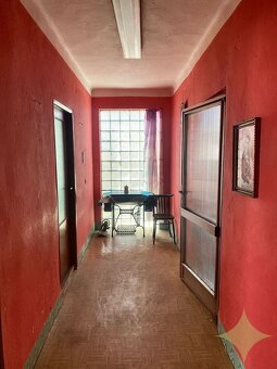 Dvojpodlažný rodinný dom z roku 1995 na okraji obce - Kosihy - 10